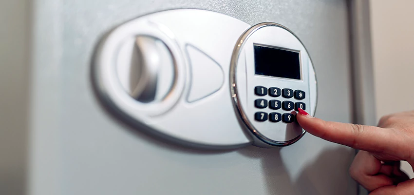 Jewelry Safe Cracking in Lawndale, California